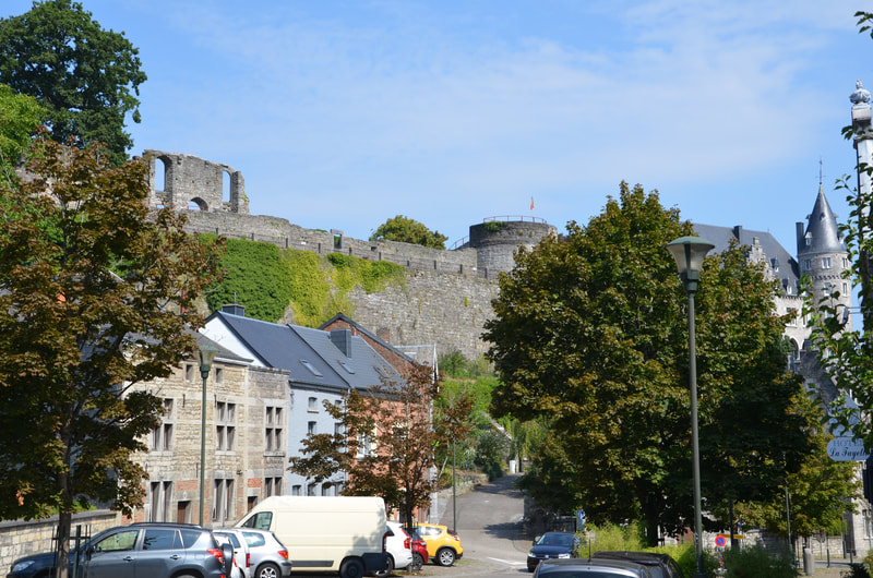 Ruïnes van Comtal Castle in Rochefort, België. 