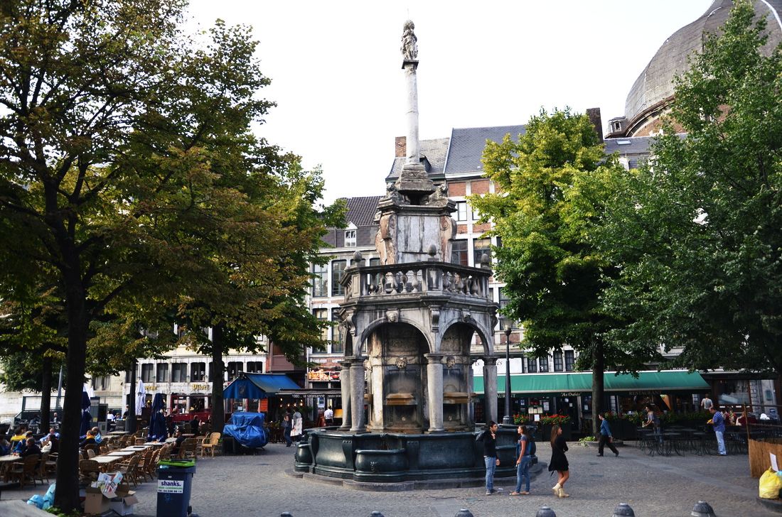 De Fontein in Luik, vroeger een symbool van de bisschop en nu een symbool van Luik. België. 
