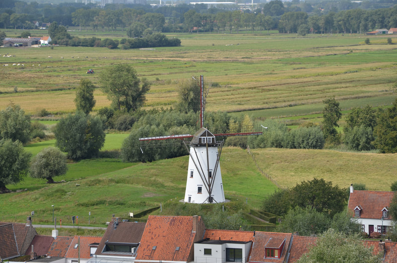 Windmolen Schellemolen in Damme. Belgie. 