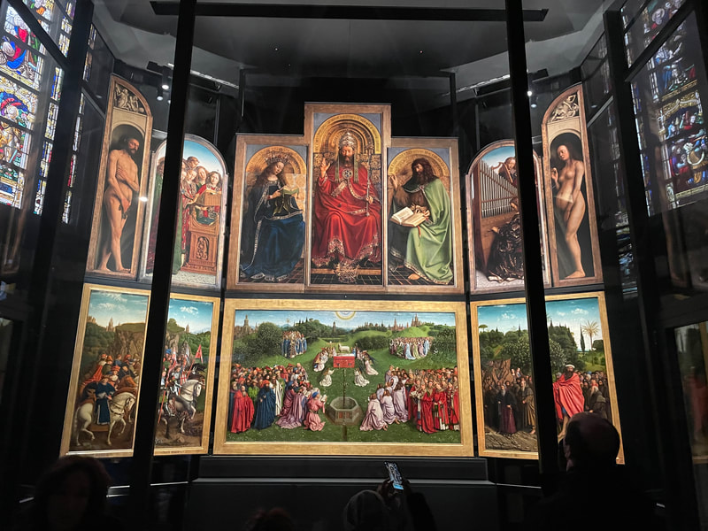 Altarpiece made by the Van Eyck brothers in Saint Bavo's Cathedral in Ghent. Belgium.
Ołtarz wykonany przez braci Van Eyck w katedrze Świętego Bawona w Gandawie. Belgia. 
