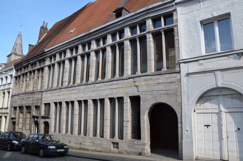 XIII gotische huizen in de Rue des Jesuites